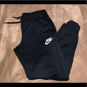 NWOT Nike Girls Sweatpants